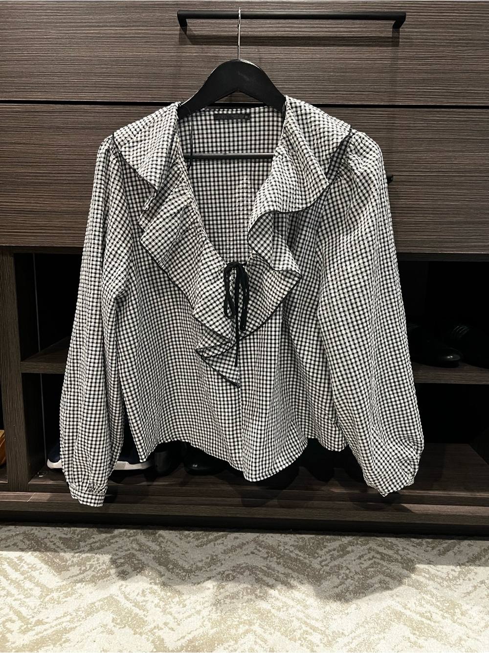 Zara Ruffled V-Neck Gingham Blouse - Black & White